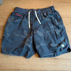 Vuori • Banks Shorts • Mens large • Blue Camo